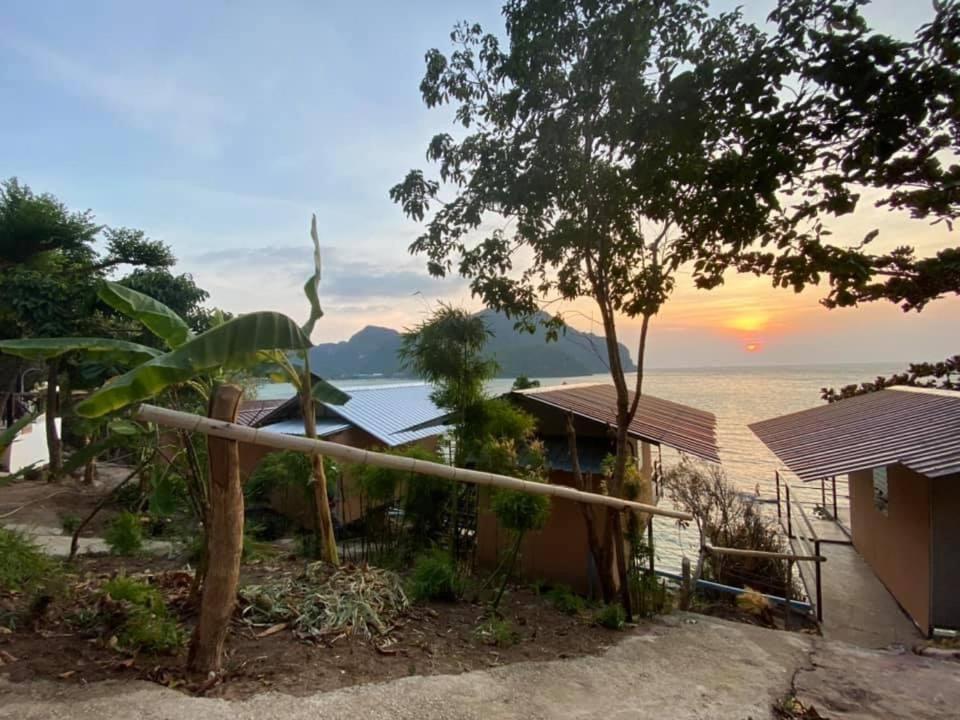 Phi Phi Seaside Bungalow Zewnętrze zdjęcie